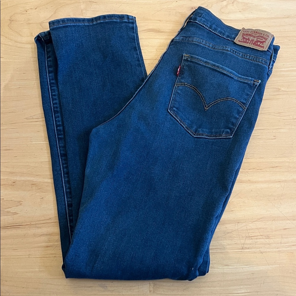 Levi's Women's Straight Leg Jeans in Dark Blue